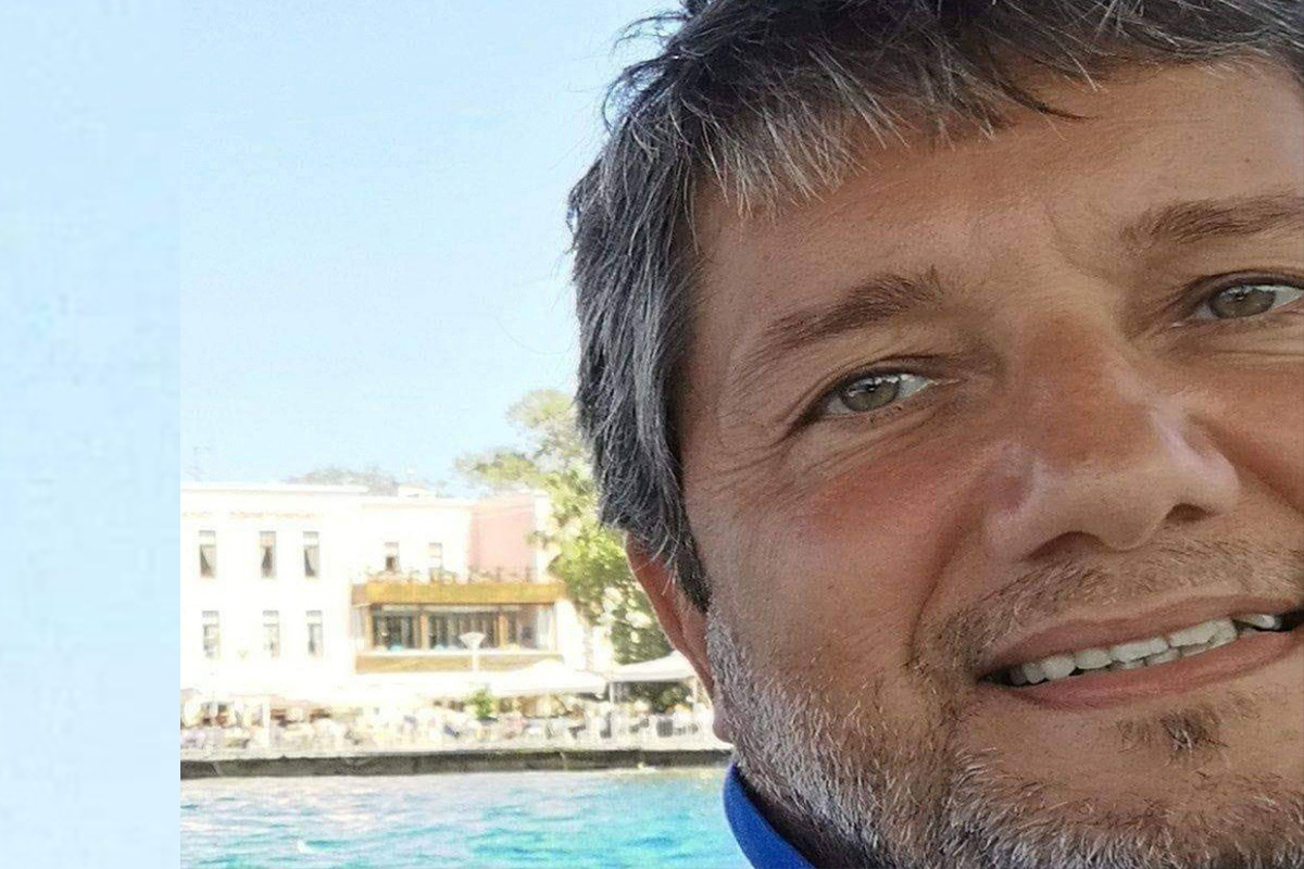 Aşı olmayı reddedip koronadan ölen gazeteci defnedildi