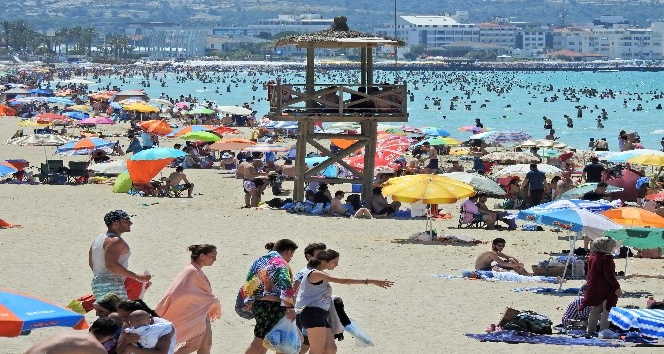 Çeşmeli turizmciler sezondan memnun
