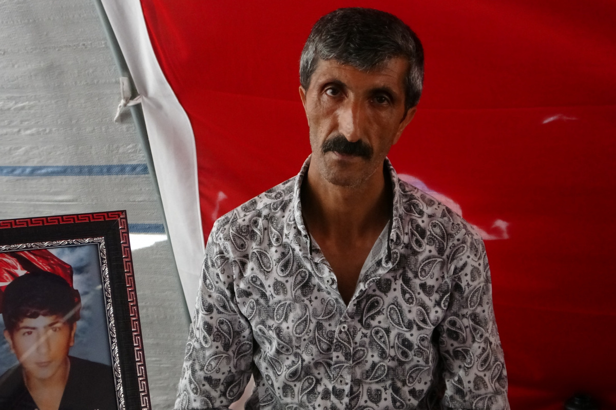 Evlat nöbetindeki babadan HDP'ye: 'Kandil'in partisisin, Kürt'ü hiçbir zaman savunmadın'