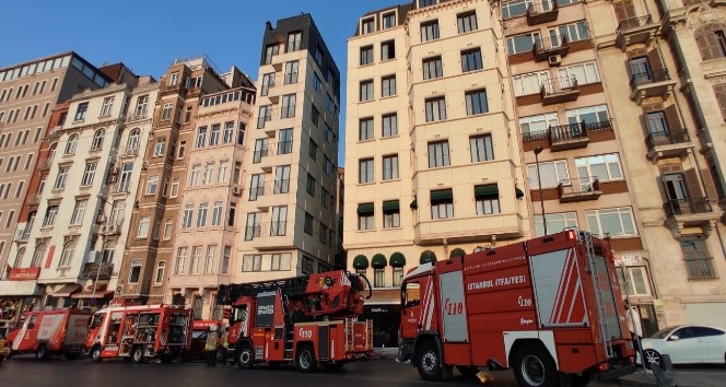 Şişhane’de 7 katlı otelde çıkan yangın paniğe neden oldu