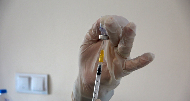 Aşı süreci tamamlanmayan vatandaşlara PCR testi zorunluluğu