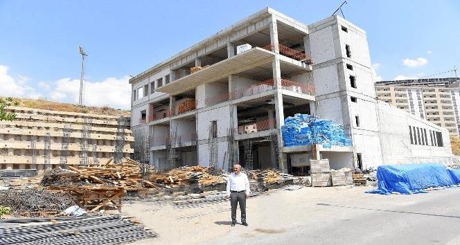 Doğukent Yüzme Spor Kompleksi inşaatı devam ediyor