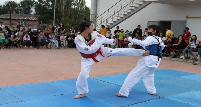 Aziziye Gençlik’te spor şöleni