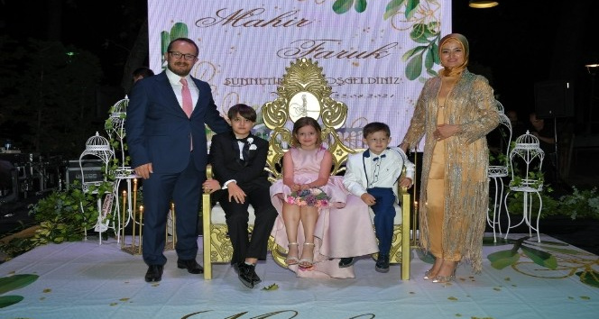 Siyaset ve medya dünyasını buluşturan cemiyet