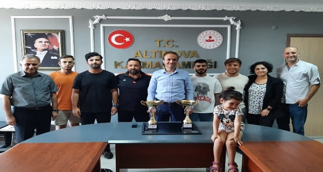 Ayak tenisine Altınova damgası