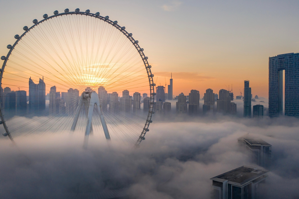 Dubai'de dünyanın en büyük dönme dolabının inşası tamamlandı