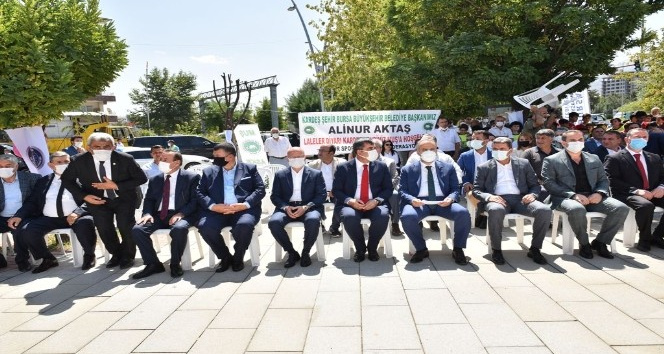 Bursa Büyükşehir Belediyesi’nden Muş’taki spor kulüplerine malzeme desteği