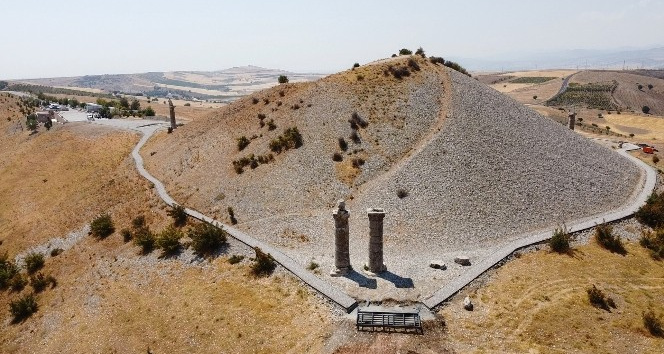 2 bin yıllık Karakuş Tümülüsü’nün tomografisi çekiliyor