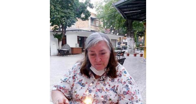 Eski okul müdiresi evinde ölü bulundu