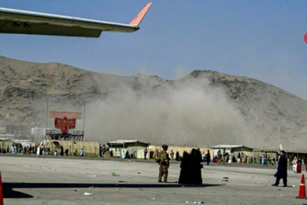 Kabil&#039;de Hamid Karzai Uluslararası Havalimanı’nda ard arda patlamalar!