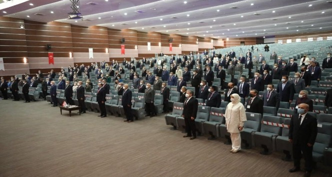 Rektör Karacoşkun, YÖK Eğitim ve Öğretim Faaliyetlerini Değerlendirme ve Vizyon Toplantısına katıldı