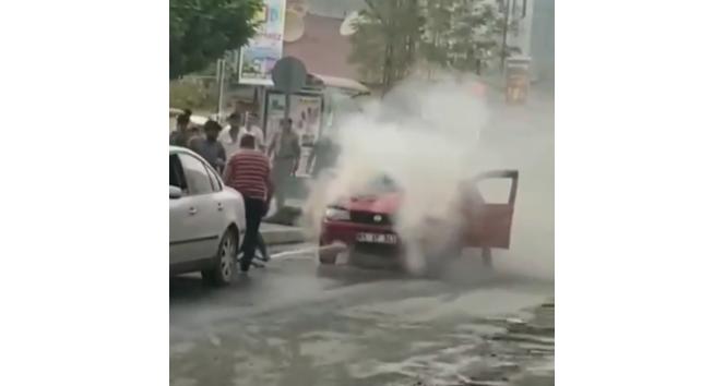 Iğdır’da bir anda alev alan araç korkuttu