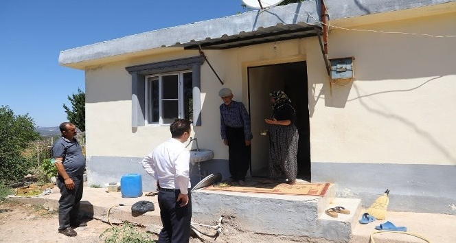 Yaşlı ve hastalar yalnız bırakılmıyor