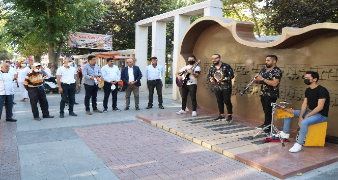 Türkiye’nin ilk ve tek UNESCO’lu müzik şehri Kırşehir’de ‘Müzik Durakları’ oluşturuldu