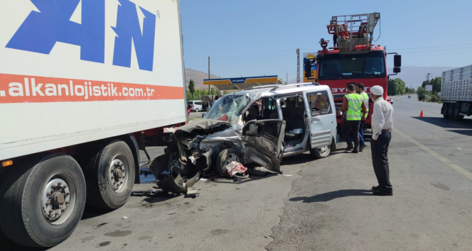 Vanda trafik kazası: 1 ölü, 4 yaralı