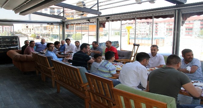 Ağrı Yurt-Ay Der’den Taşlıçay Kaymakamı Ersöz için veda yemeği