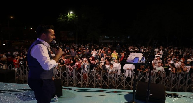 Melikgazi’nin klasik otomobil festivali dolu dizgin devam ediyor