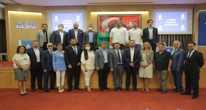 Kurucu Başkan Alp, bu defa seçilerek başkan seçildi