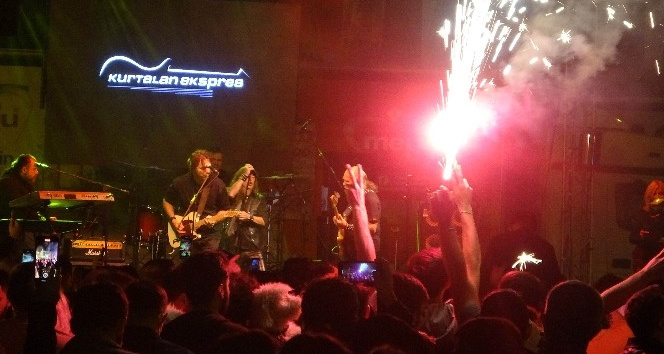 Barış Manço’nun kurduğu rock grubu ’Kurtalan Ekspres’ Kayserilileri coşturdu