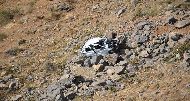 Şırnak’ta kahreden kaza: Düğüne giden araç kaza yaptı, anne ve çocuğu öldü, sürücü ağır yaralandı