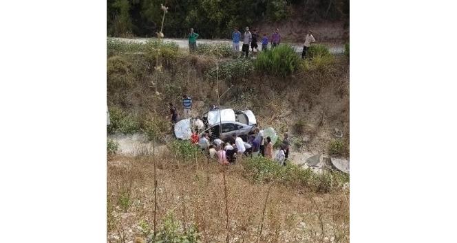 Otomobil şarampole yuvarlandı: 1 ölü, 1 yaralı