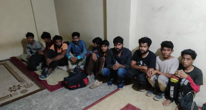 Vanda 24 düzensiz göçmen yakalandı