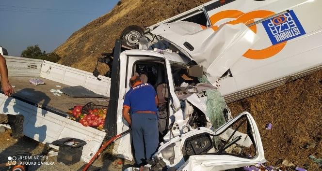 Kamyonetle minibüs çarpıştı: 2 yaralı