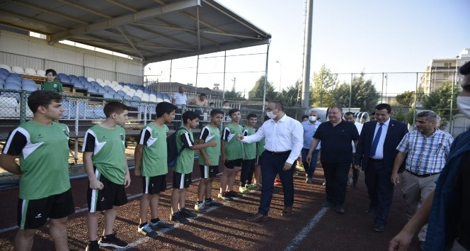 Vali Soytürk, Kilis Belediyespor antrenmanını ziyaret etti