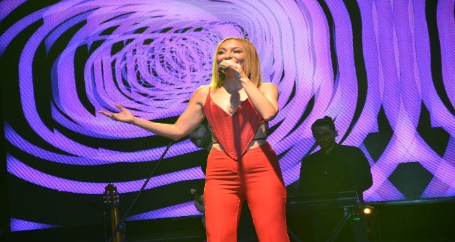 Ziynet Sali Tekirdağ’da göz kamaştırdı