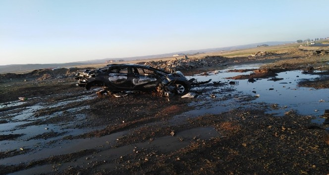 Bingöl’de takla atan otomobil alev alev yandı: 1 yaralı