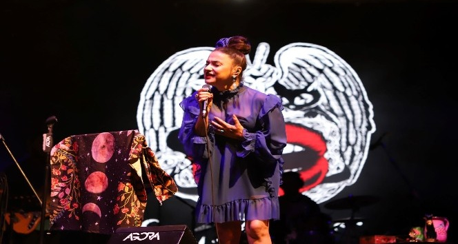 Turgutlu 30 Ağustos coşkusunu Ceylan Ertem konseriyle taçlandırdı