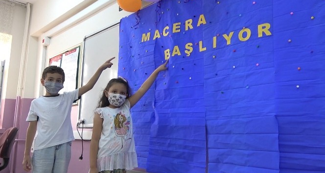 Macera başlıyor, ilk ders zili çaldı: Okulöncesi ve ilkokul birinci sınıflar ders başı yaptı