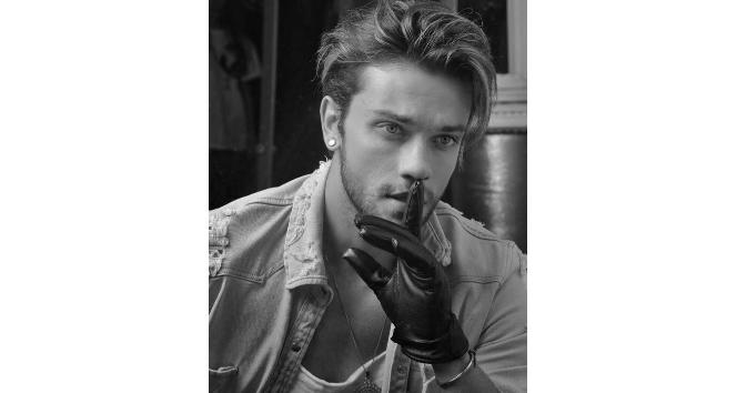 Moda yarışmasıyla tanınan isim mankenlik ajansı kurdu