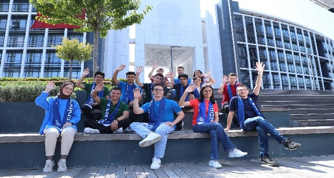 Medipol, YKS’de dereceye girip kendisini seçen öğrencileri açıkladı