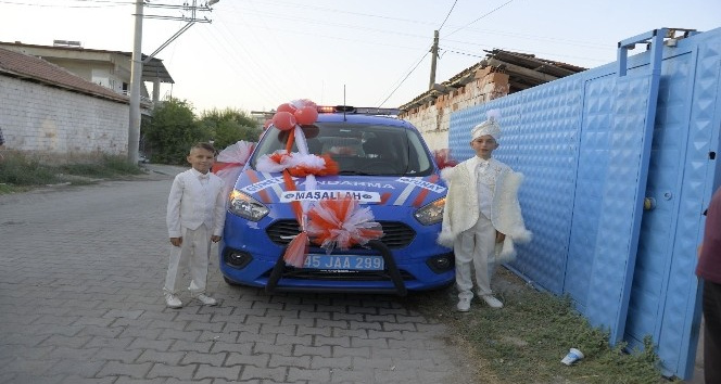 Jandarmadan sünnet olan şehit çocuklarına araç jesti