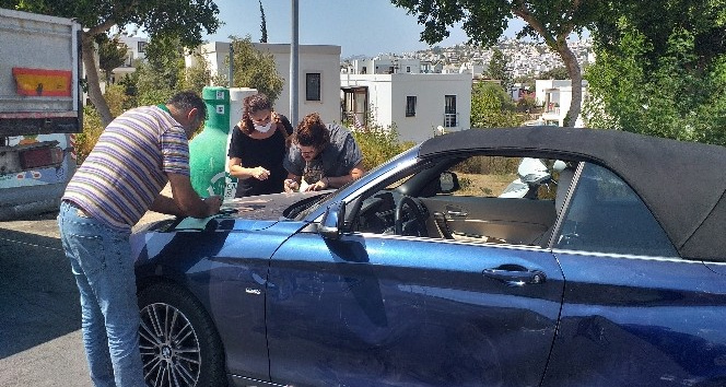 Spor otomobili ile Bodrum’da kaza yaptı