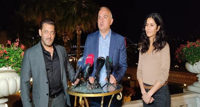 Kültür ve Turizm Bakanı Mehmet Nuri Ersoy Bollywood yıldızları ile bir araya geldi