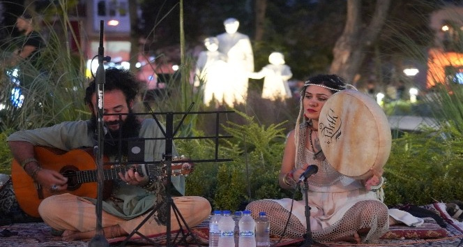 Sokak sanatçısı Pako Dağan, Bilecik’te mest etti