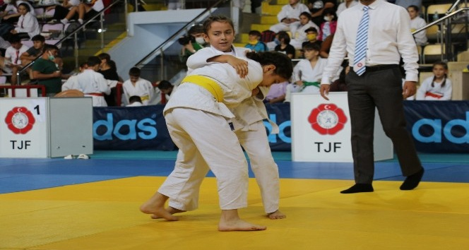 Çankırı’da judo turnuvası başladı