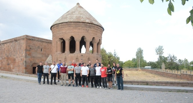 Milli Takım Antrenörleri Ahlat’ı gezdi