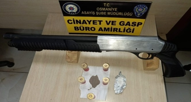 Osmaniye’de ruhsatsız 5 silah ele geçirildi