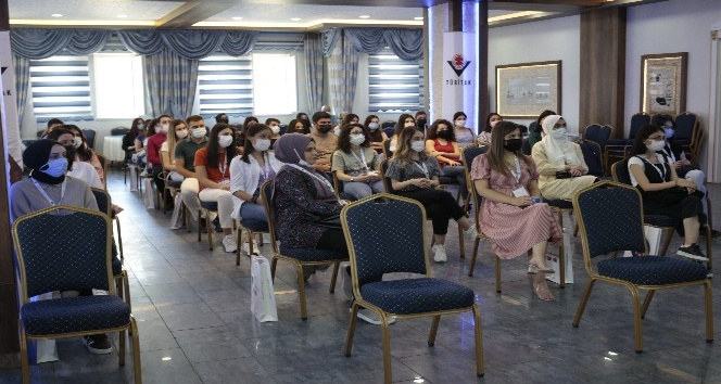 Öğretmen adaylarına "çocuk hakları" eğitimi