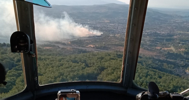 İzmirde ziraat arazisinde çıkan yangın kontrol altında