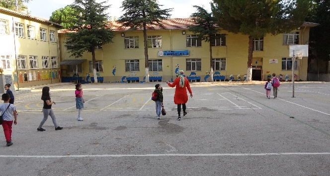 Uşak’ta 60 bin 81 öğrenci eğitime başladı