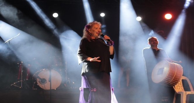 Kadın Festivali’nde finali Suzan Kardeş yaptı