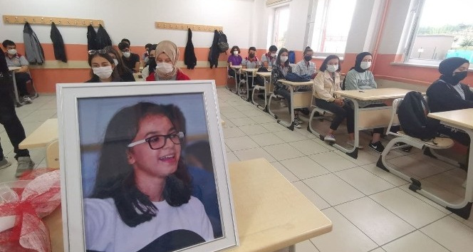Maganda kurşunu ile hayatını kaybeden Büşra’nın sınıfında duygusal anlar yaşandı
