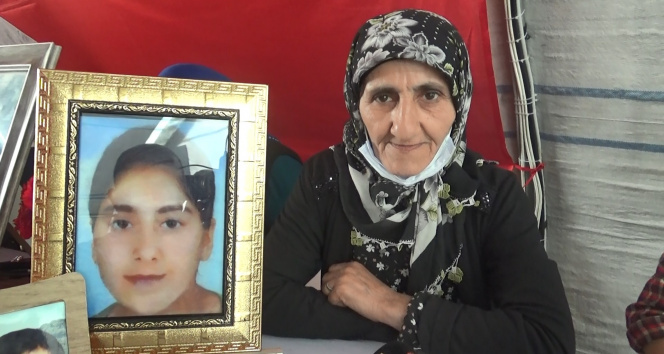 Evlat nöbetindeki acılı anne, HDP ve PKKdan kızını istedi