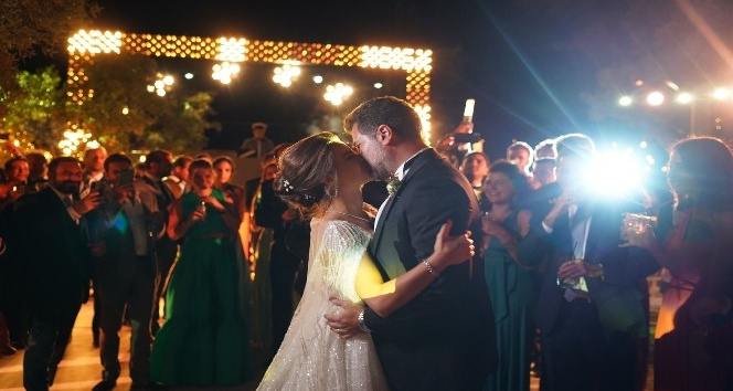 Özel uçaklarla gelip 3 gün 3 gece düğün yaptılar