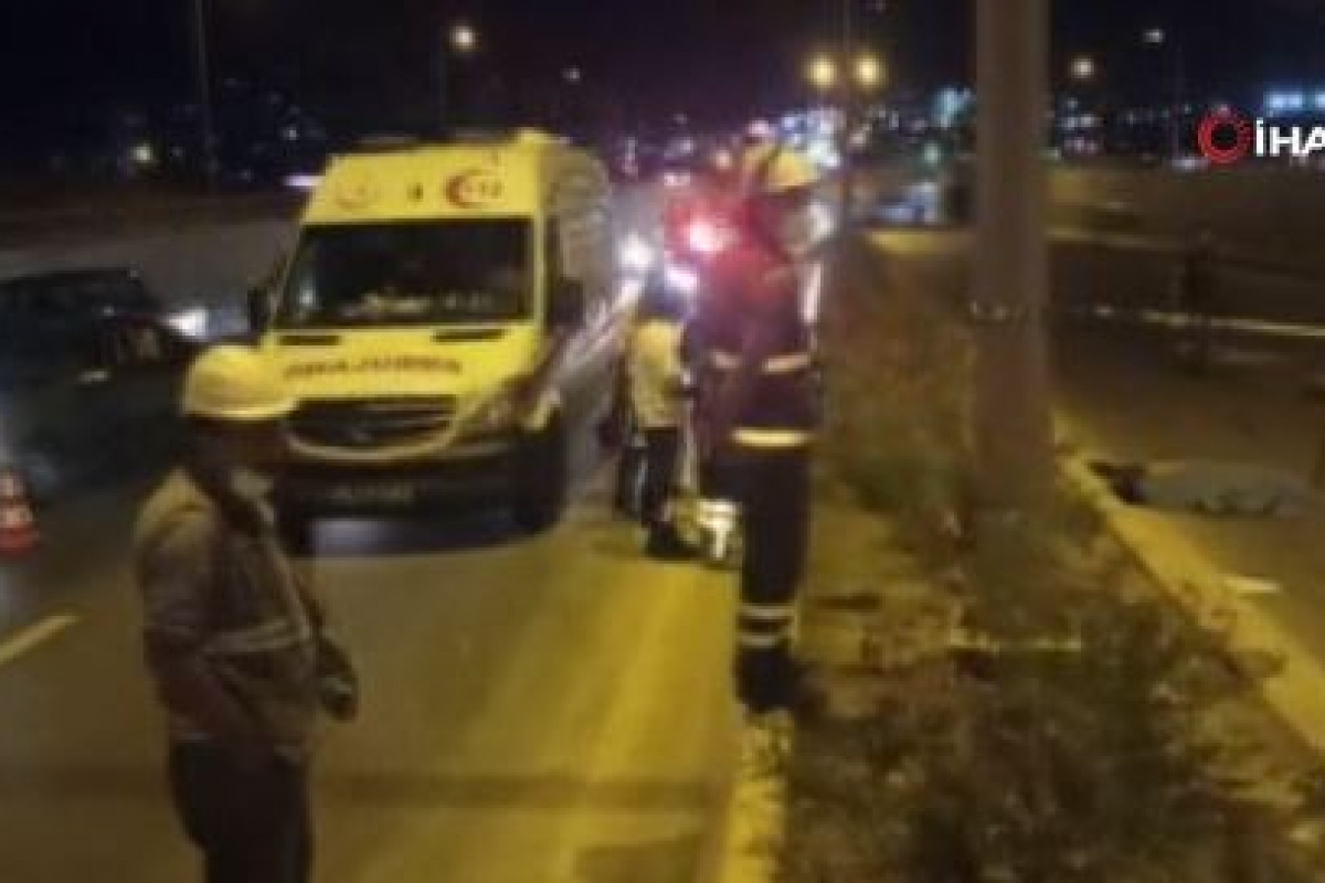 Başkent’te kaza yaptıktan sonra arkadan gelen araçları uyaran vatandaşa 2 otomobil çarptı