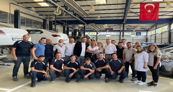 Gülben Ergen Bursa’da aile dostlarıyla buluştu